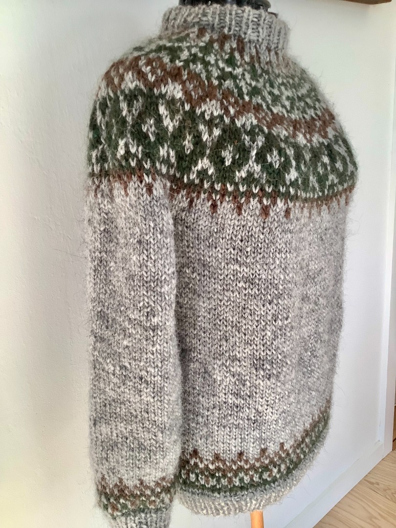 Islandsk sweater - ren islandsk uld - alafoss i et gammelt norsk mønster - findes til