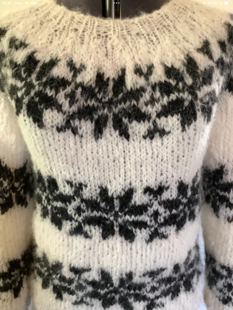 Sarah Lund i fluffy alpaca